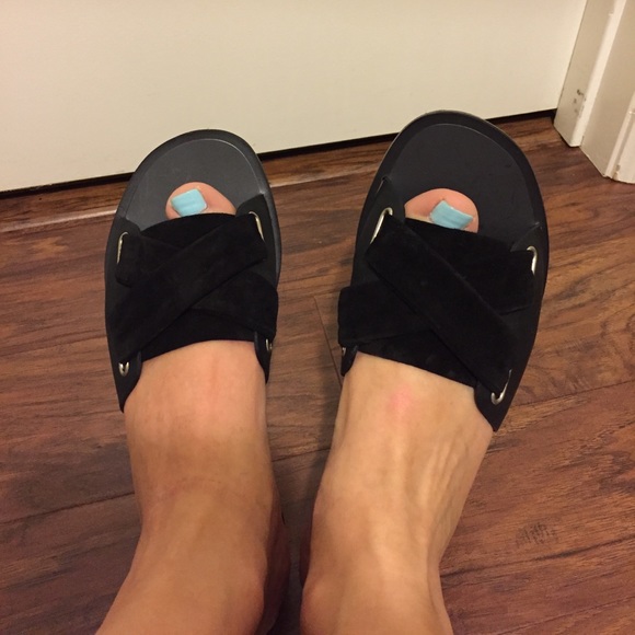 ***SOLD*** Rag & Bone Flip Flops - Picture 6 of 6